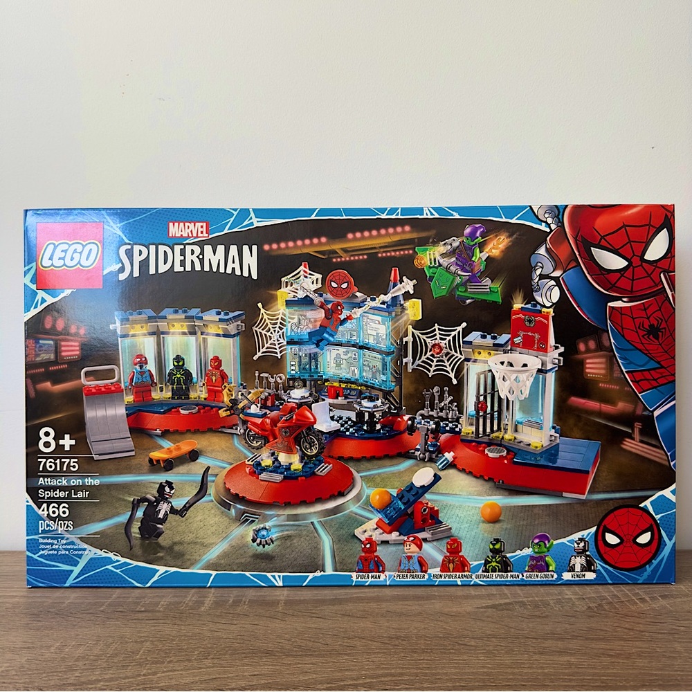 LEGO - Attack on the Spider Lair Set